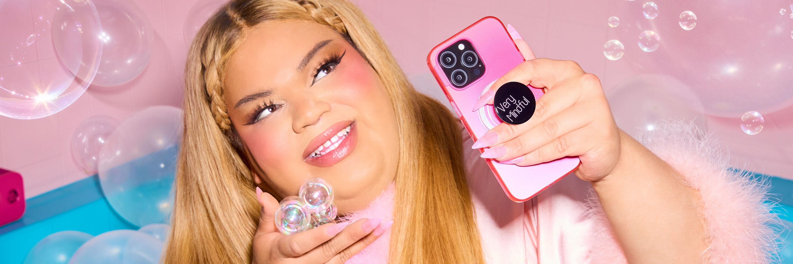 <h1>Divas, You See How I Hold My Phone?</h1>